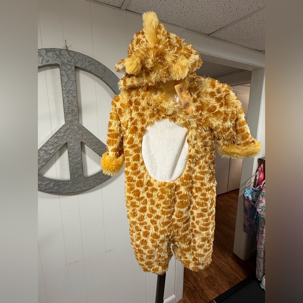 Pottery Barn Infant Halloween Costume 🦒